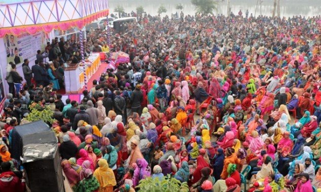 দেড় লক্ষাধিক মানুষকে শীতবস্ত্র দিলো যুবলীগ দেড় লক্ষাধিক মানুষকে শীতবস্ত্র দিলো যুবলীগ